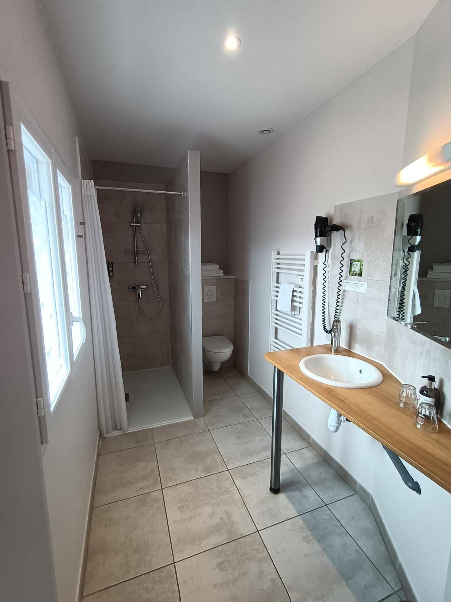 Auberge du Vieux Lanas Extérieur photo
